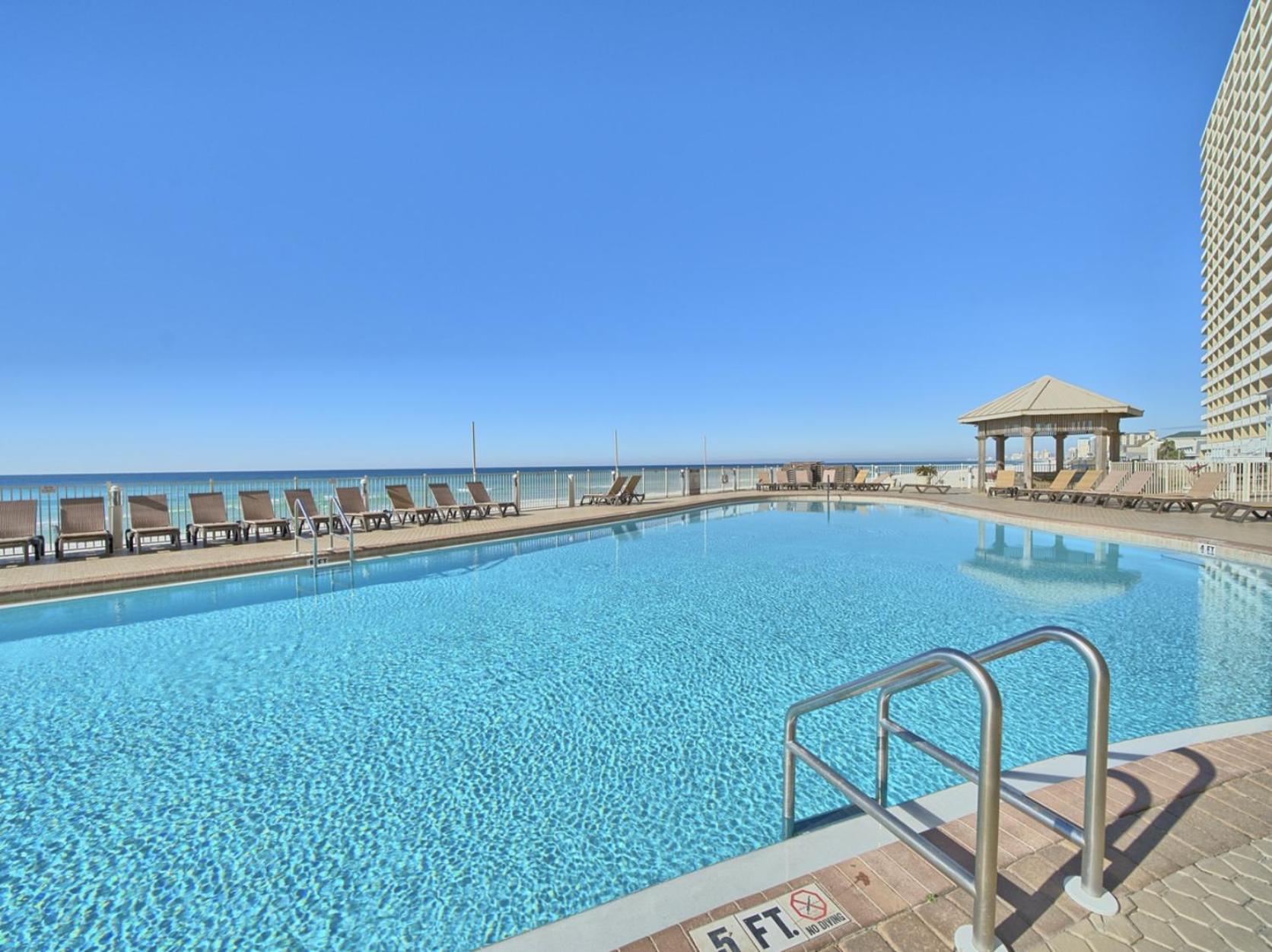 Treasure Island Unit 2011: Sunset Sands, 2 Bed/2 Bath Retreat - Sleeps 8! Holiday home